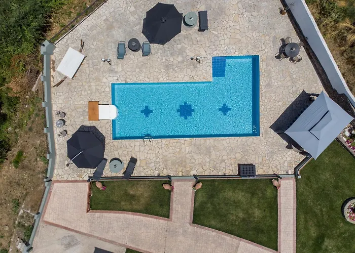 Heaven House With Pool